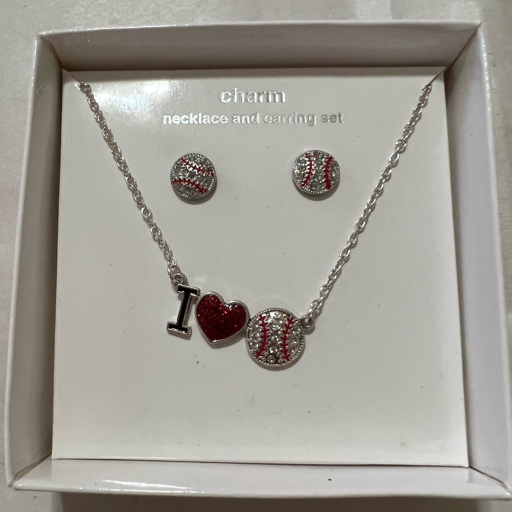 Beautiful Silver Tone Set Of Earring And Necklace